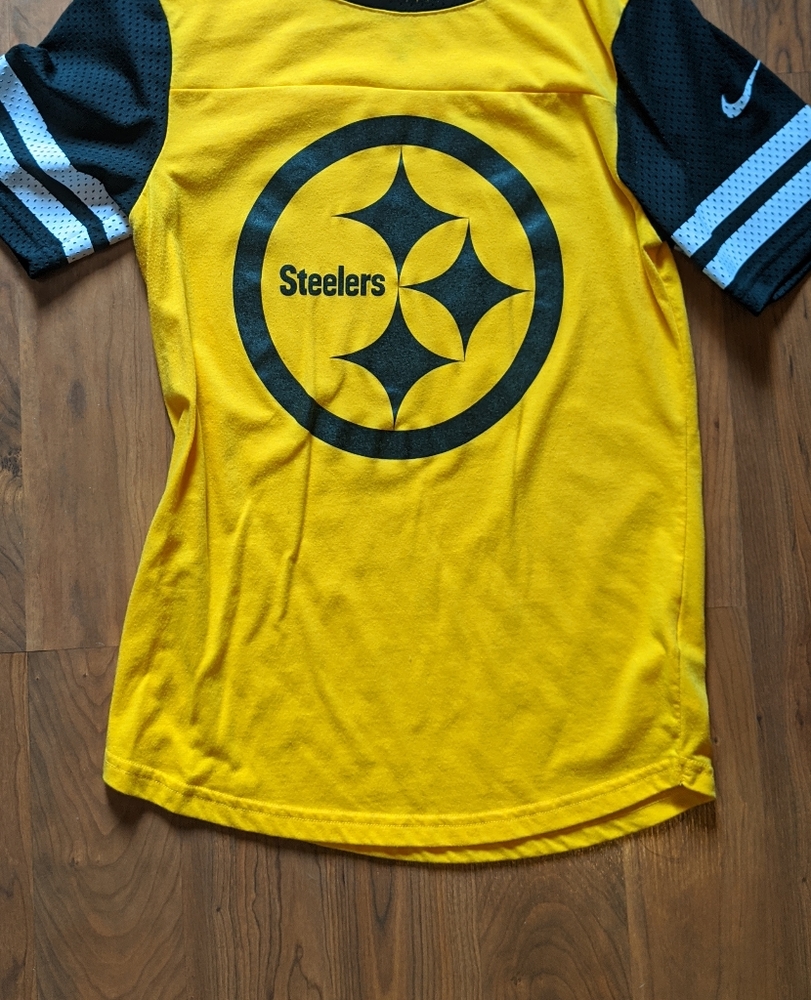 (SOLD)Pittsburgh Steelers Nike Women's T-Shirt
